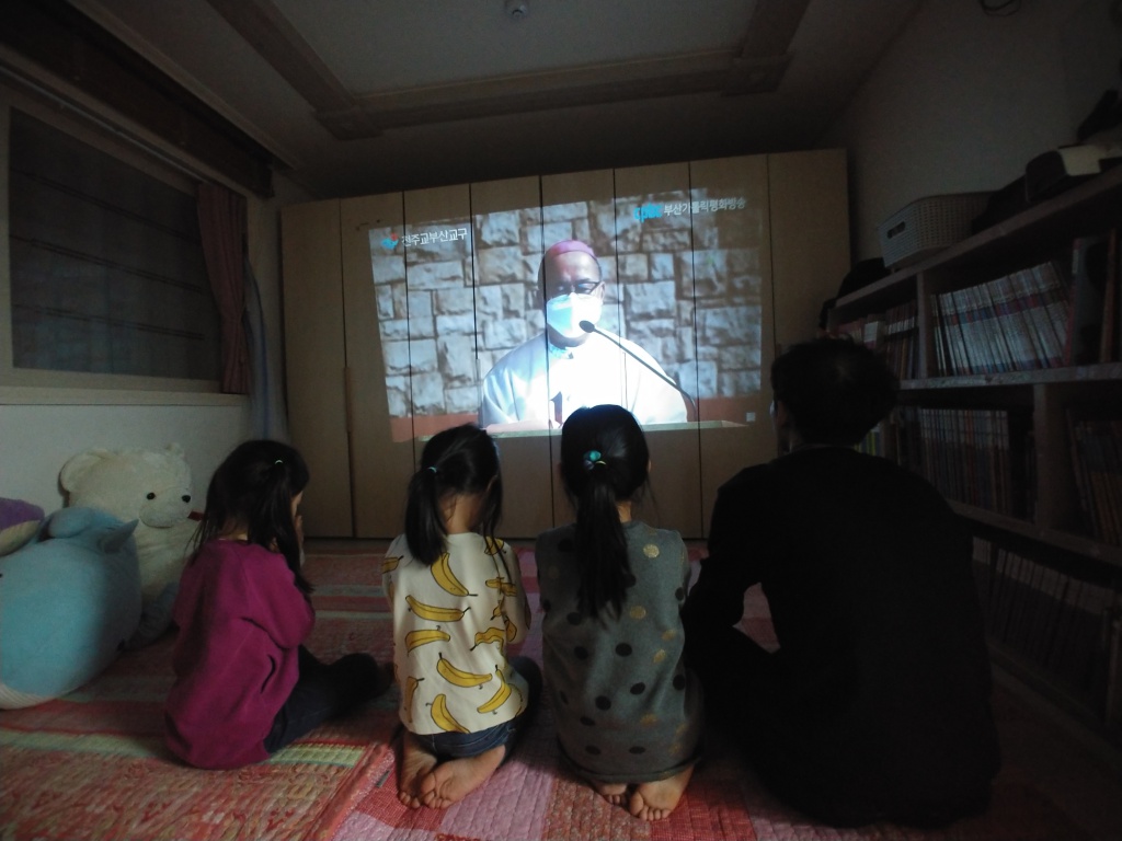 20201225화봉성당성탄이모저모003.jpg