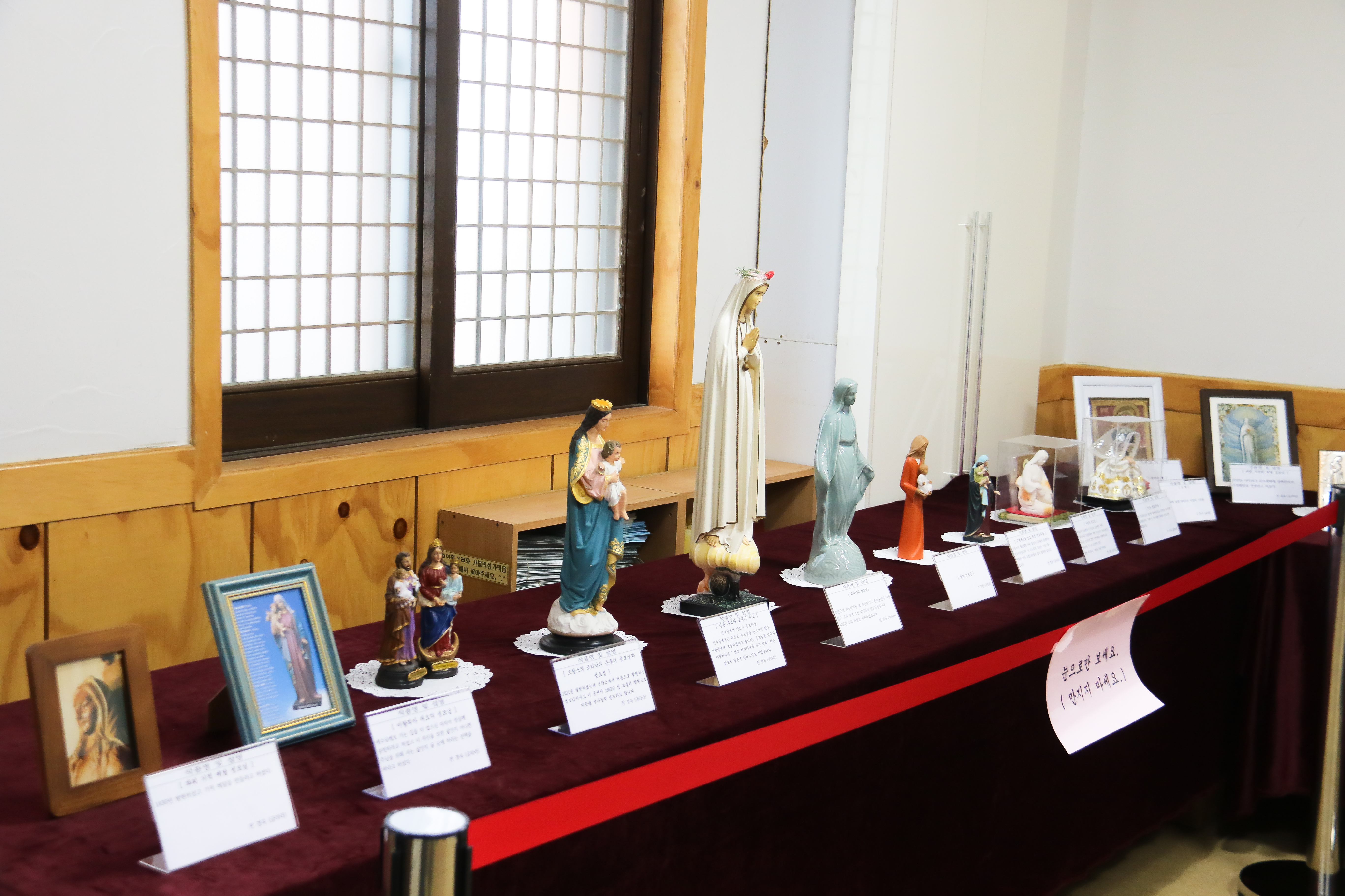 20210530남산성당성모님성물전시013.jpg