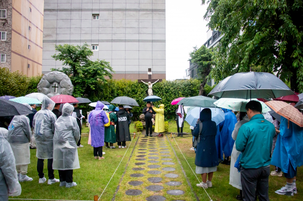 20250509한국카리타스설립50주년기념부산교구도보성지순례003.jpg