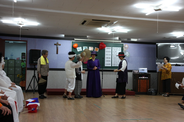 20160721온천성당소화대학종강식성극발표회006_resize.JPG