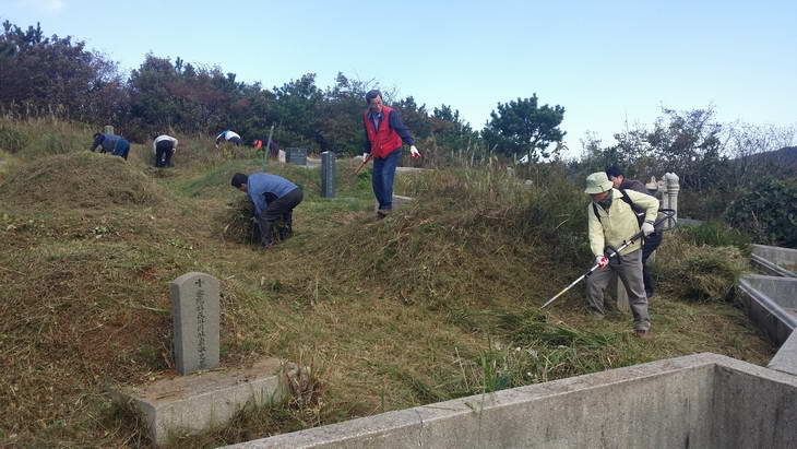 20161030석포성당무연고묘지벌초004_resize.jpg