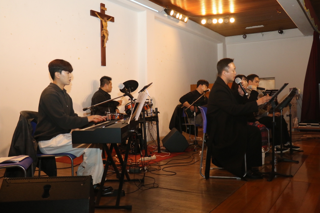 20251122전하성당청년회음악콘서트003.JPG
