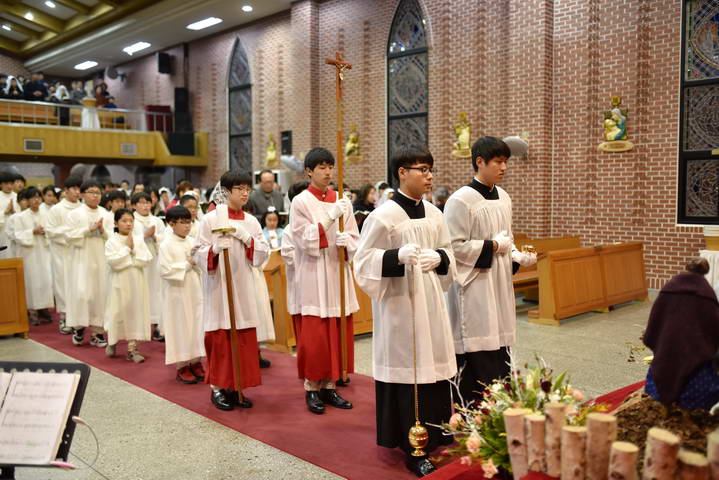 2015-12-24 22-31-08_성탄밤미사_046_resize.jpg