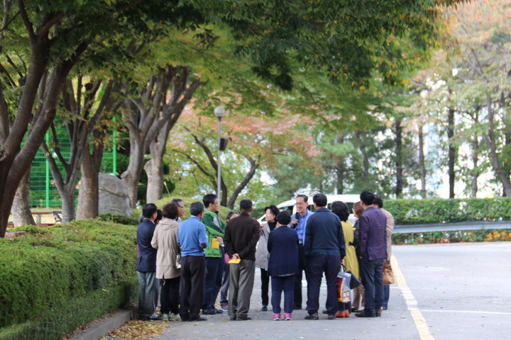 20151024신학생부모피정029_resize.JPG