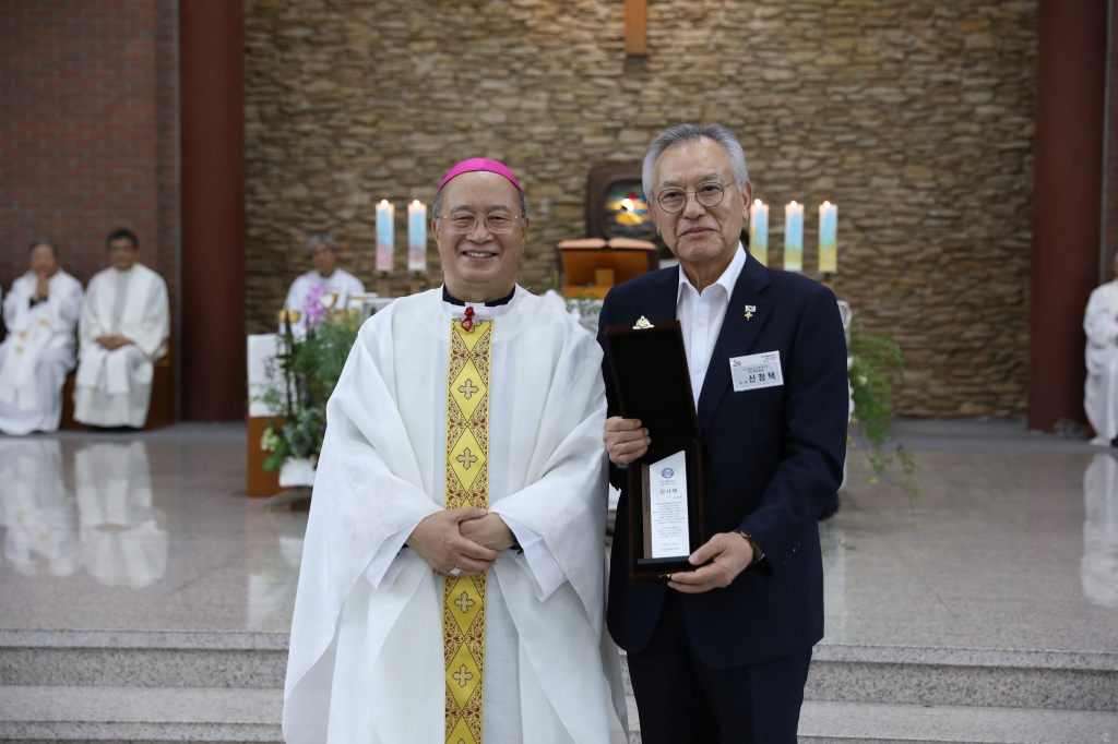 20241007부산가톨릭대학교개교60주년기념미사199.JPG