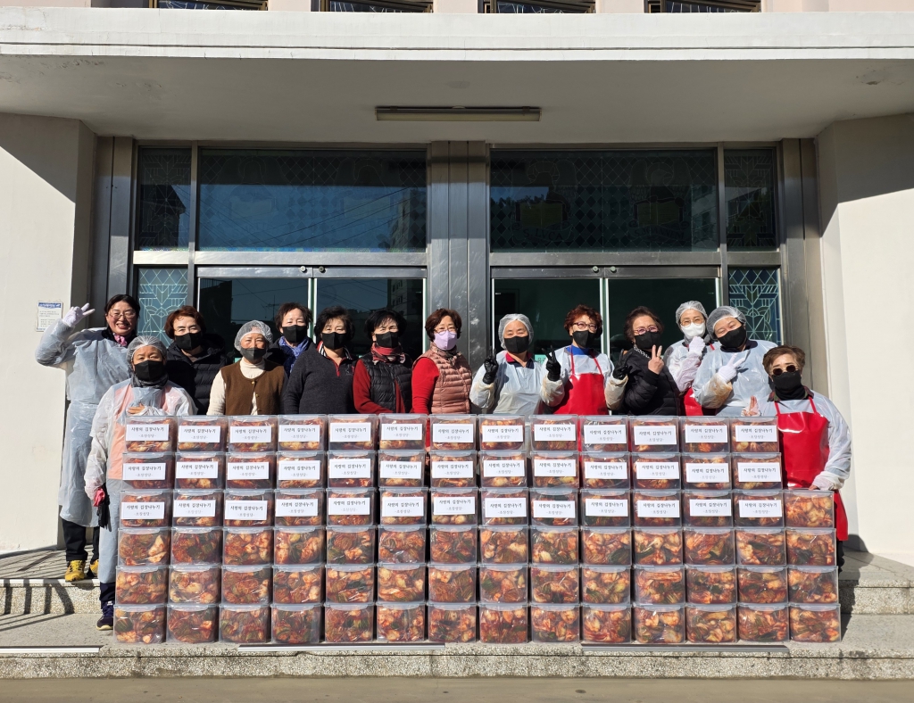 20251206초장성당김장나누기013.jpg