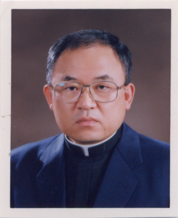 이시찬 신부 사진